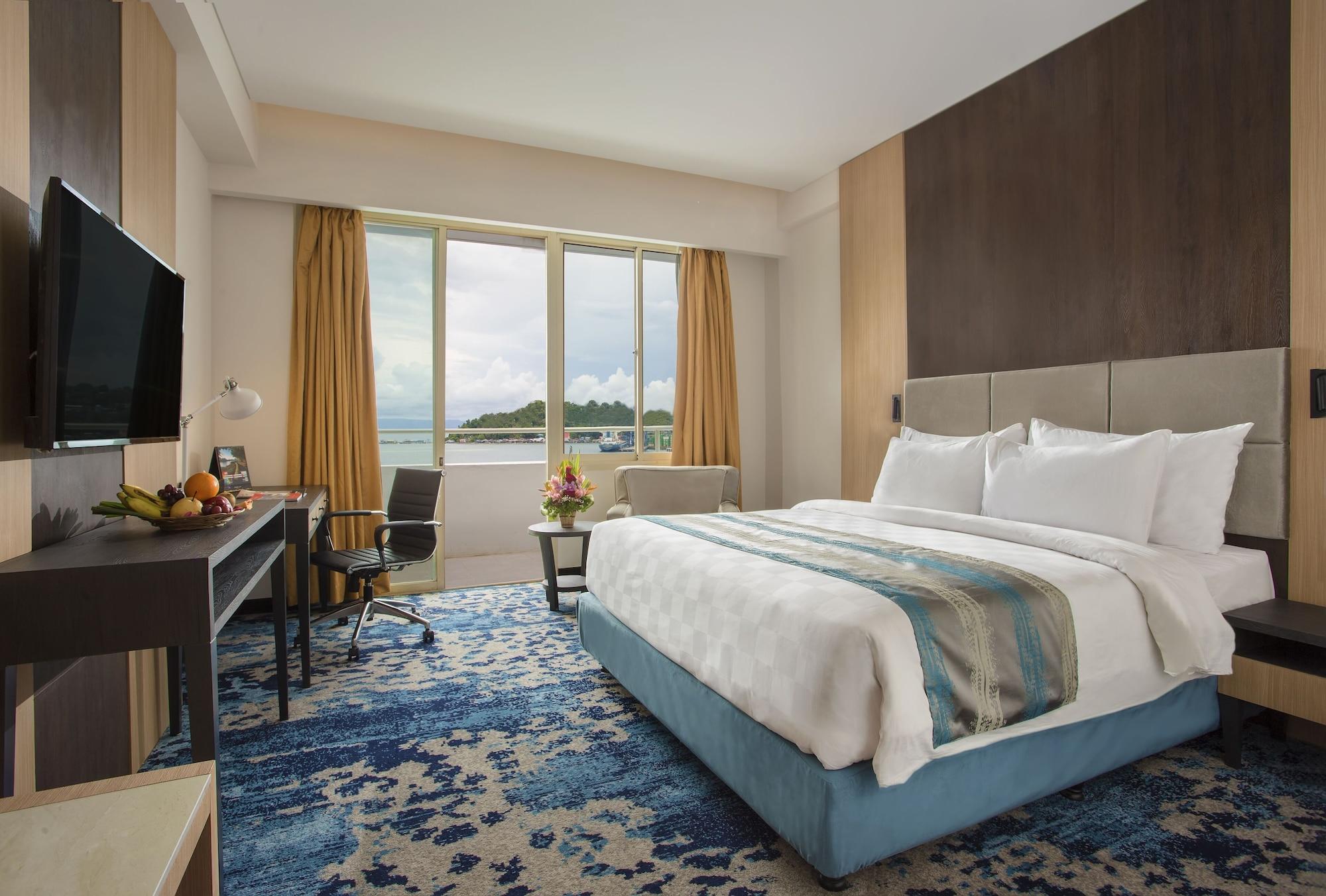 Swiss-Belhotel Papua Jayapura Exterior foto