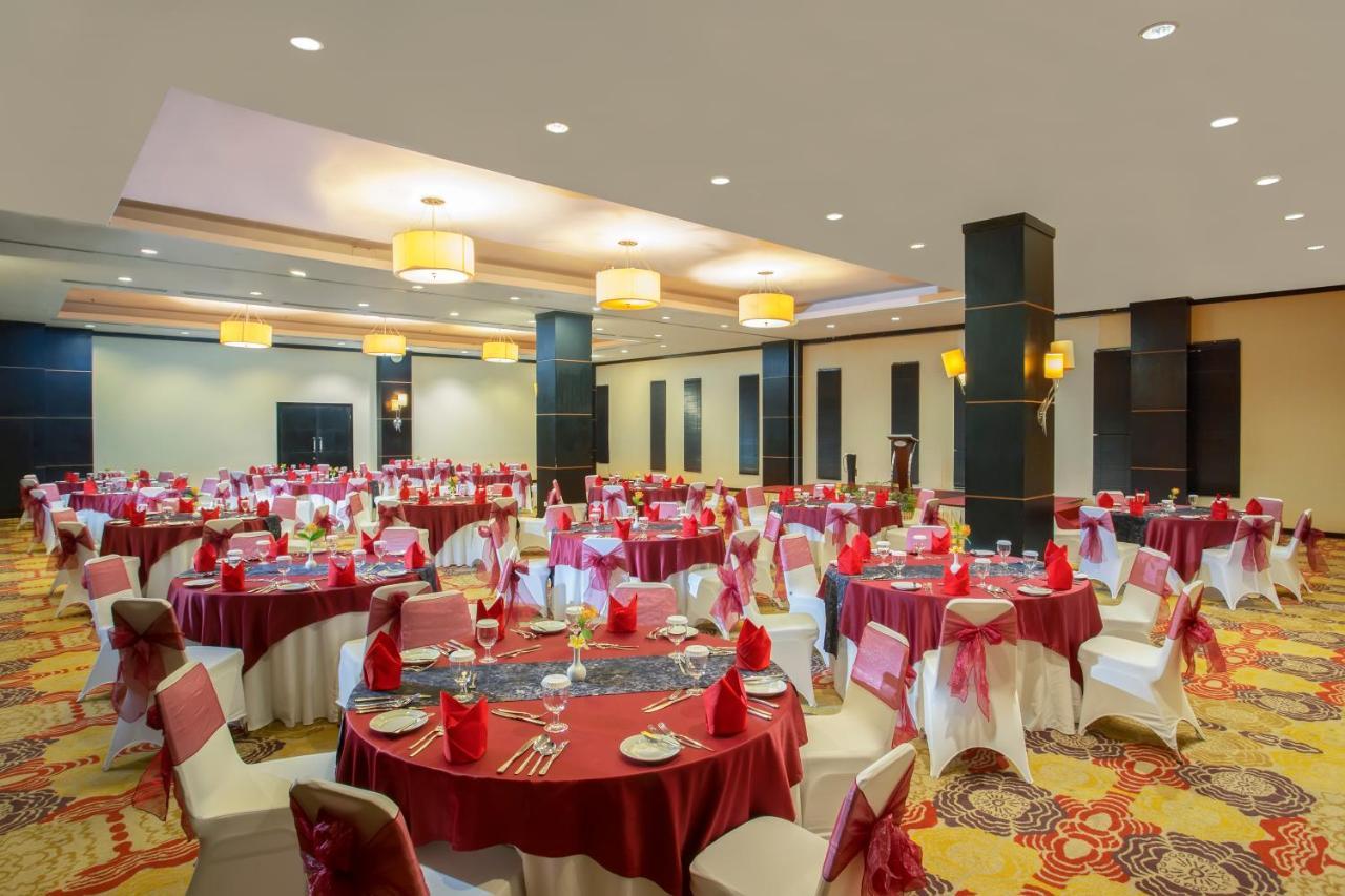 Swiss-Belhotel Papua Jayapura Exterior foto