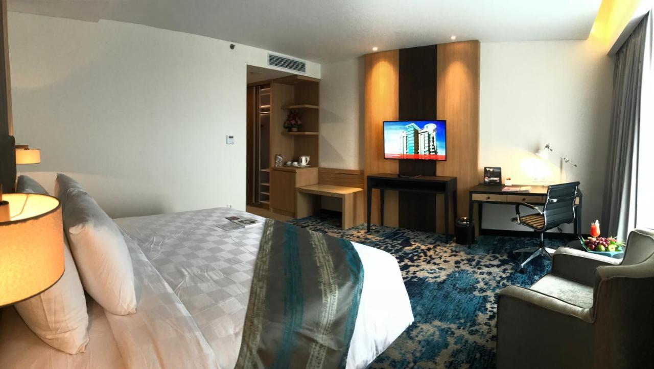 Swiss-Belhotel Papua Jayapura Exterior foto